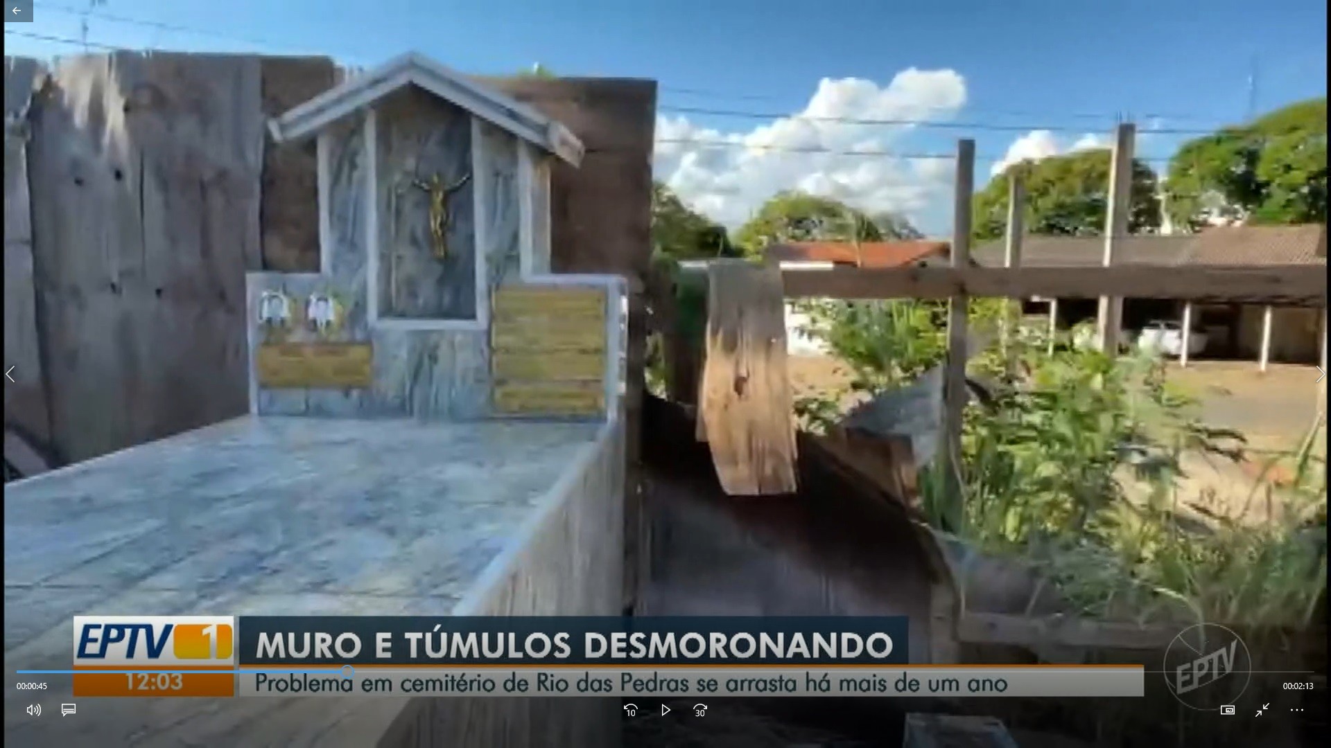 Cemitério de Rio das Pedras tem muros e túmulos comprometidos por desmoronamento 