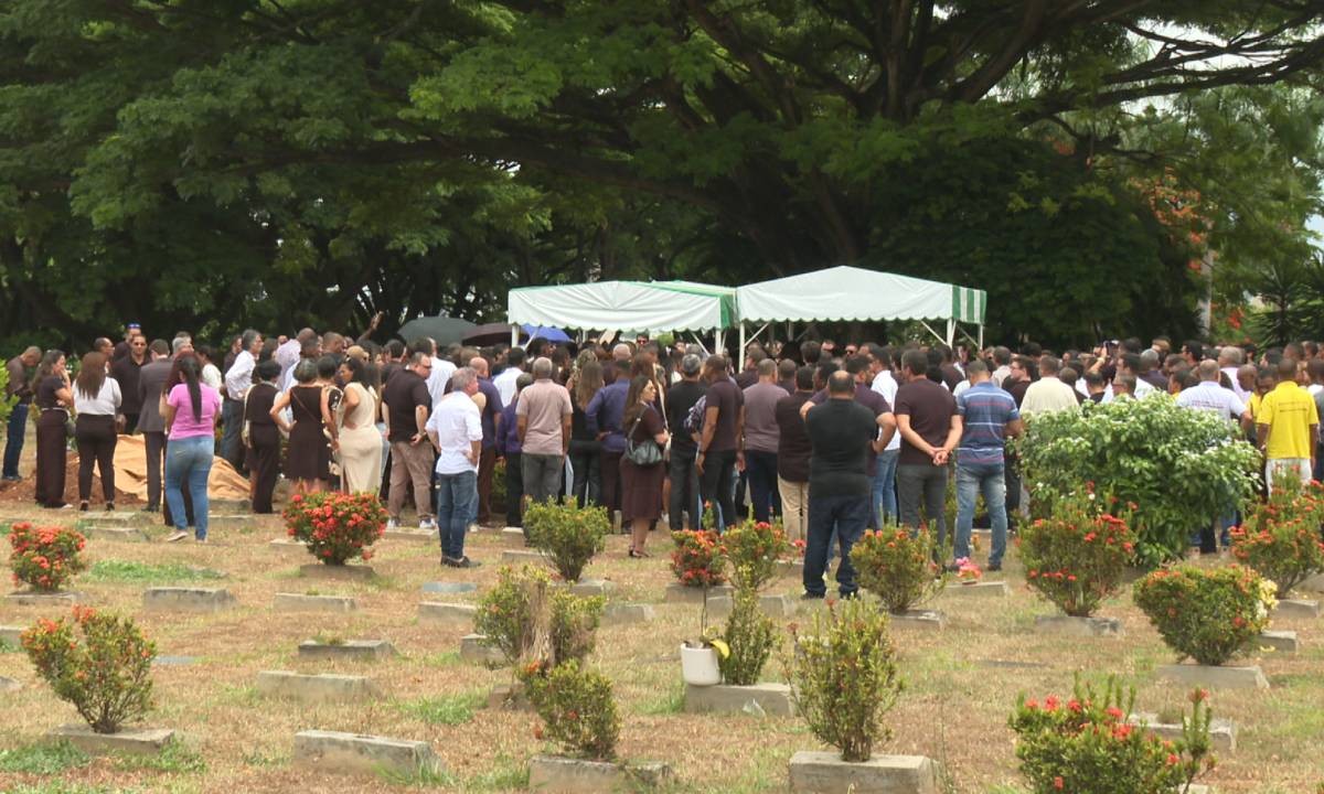 Deputado Alan Sanches é sepultado em Salvador após missa na Assembleia Legislativa da Bahia com presença de autoridades