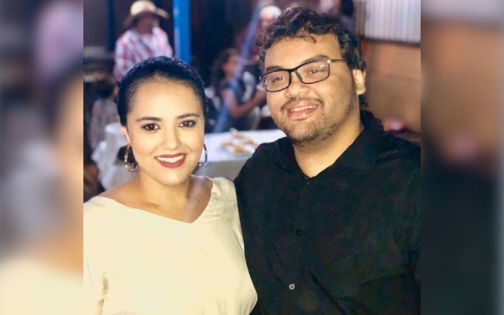 Adriano e Fernanda, casal morto em acidente na GO-154, Goi&aacute;s &mdash; Foto: Reprodu&ccedil;&atilde;o/TV Anhanguera