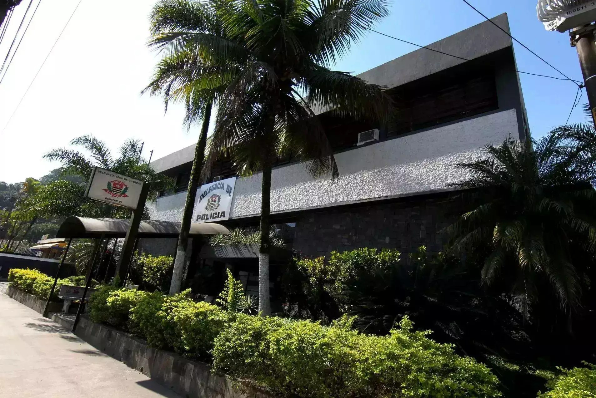 Mulher trans é encontrada morta no quintal de casa no litoral de SP 