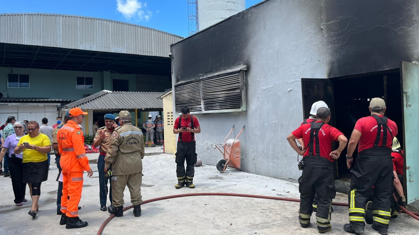 Subestação de energia onde começou incêndio em hospital em Fortaleza passou por manutenção um dia antes
