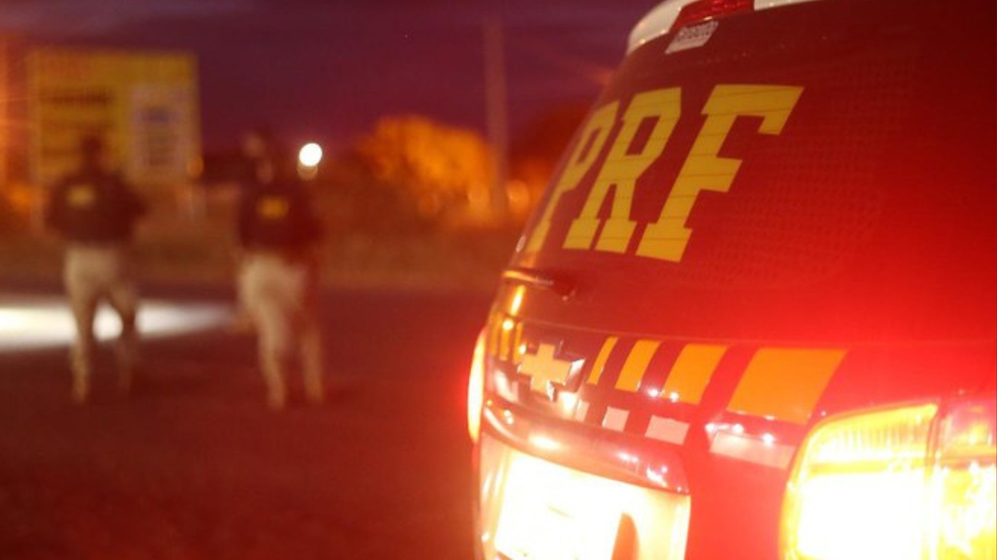 É #FAKE que imagens mostrem agentes da PRF pescando, jogando baralho e tocando violão durante expediente; trata-se de montagem