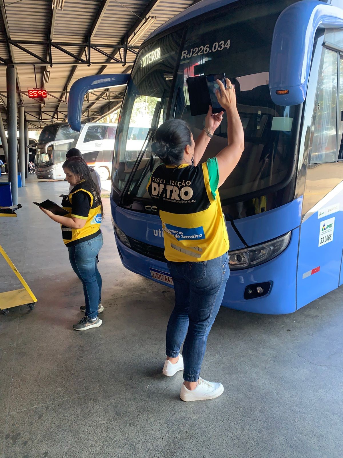 Operação 'Independência 2025' do Detro-RJ reforça fiscalização em nove terminais rodoviários do estado