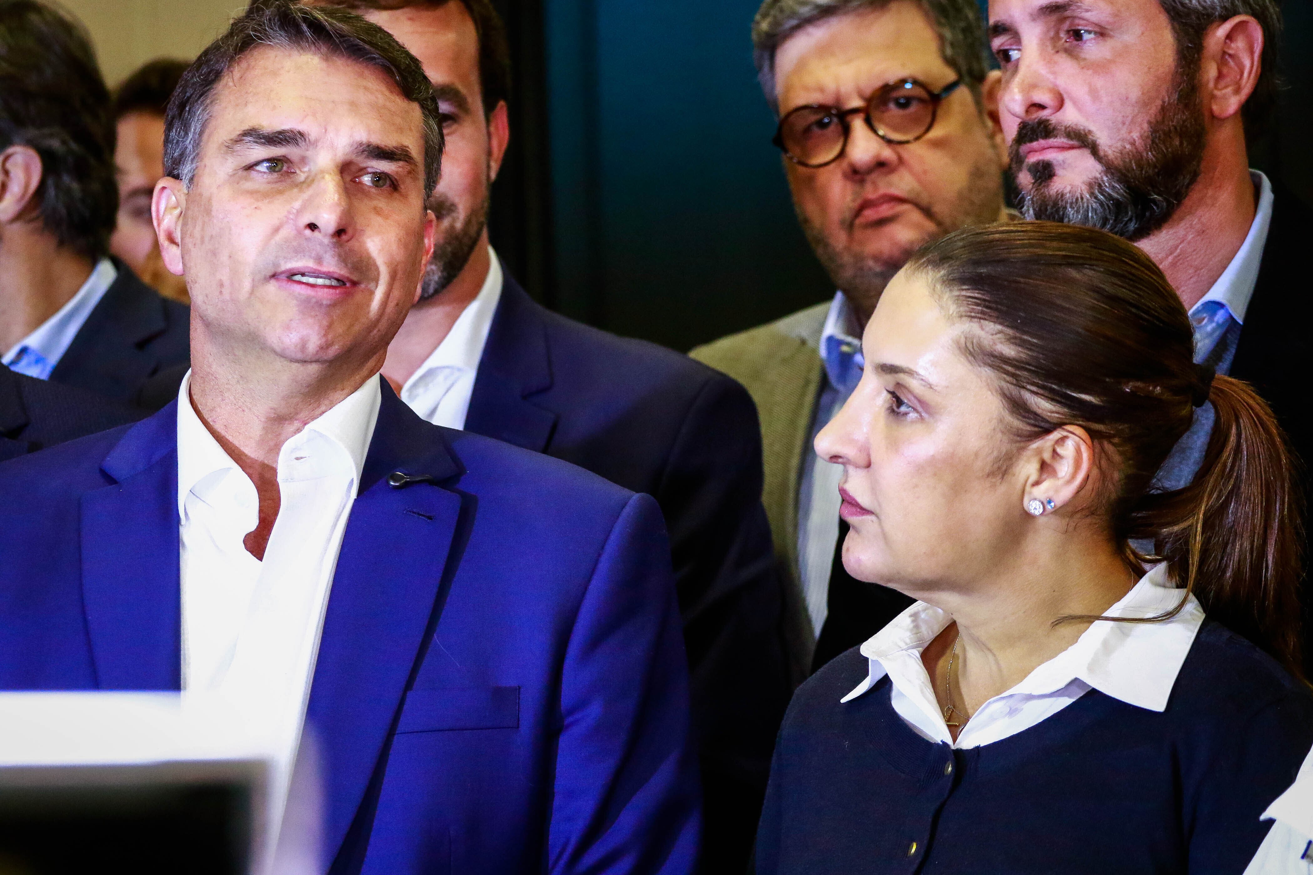 Flávio Bolsonaro diz que montará time de ministros competentes e cita Daniella Marques
