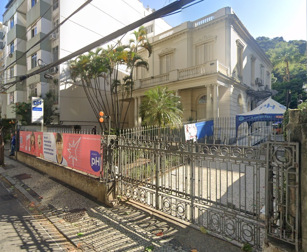Colégio da Zona Sul do Rio afasta alunos que cobravam 'pedágio' para uso do banheiro