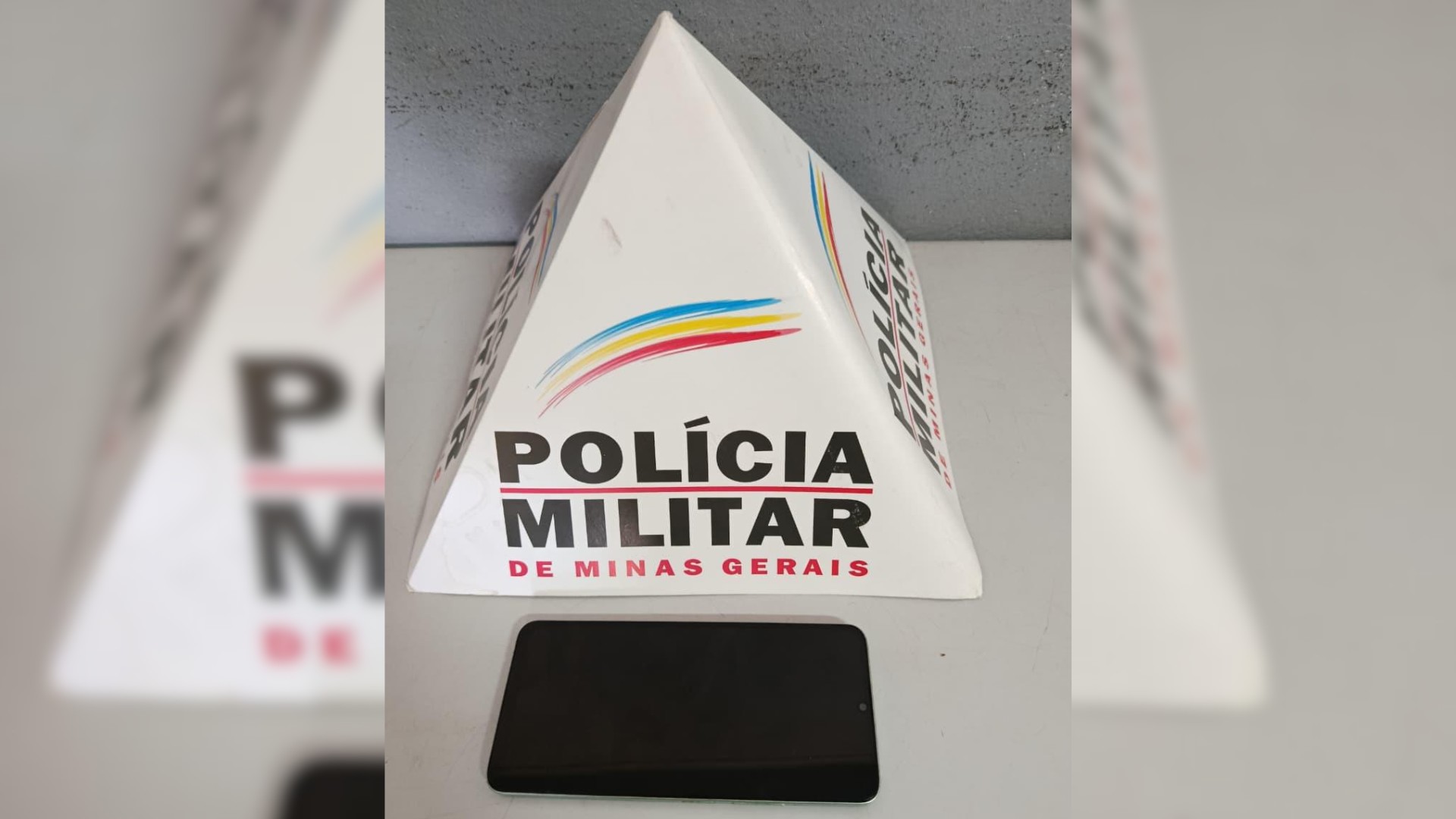 Homem furta celular durante acidente de trânsito, acaba preso e agradece a PM: 'Feliz'