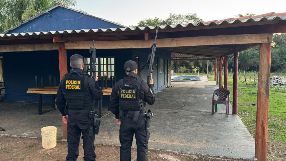 A Polícia Federal cumpriu cinco mandados de busca e apreensão e dois de prisão temporária em MS — Foto: Polícia Federal