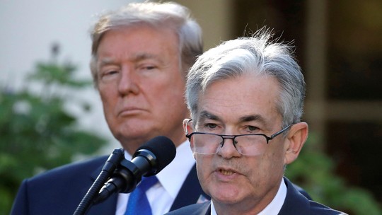 Trump chama Powell de 'burro' e 'teimoso', e chefe do Fed reafirma que corte nos juros pode esperar