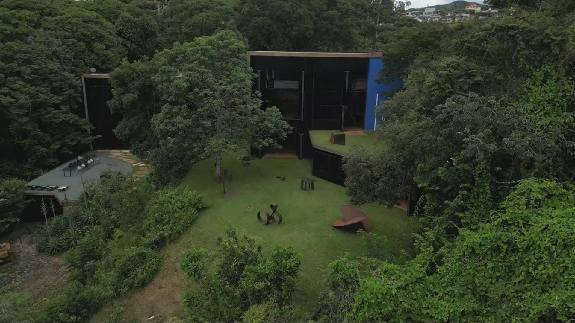 Antigo ateliê de Amílcar Castro guarda acervo do escultor mineiro; veja onde estão obras do artista na Grande BH