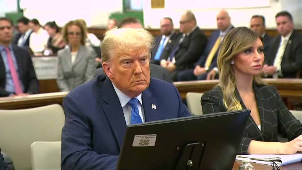 Trump depõe em julgamento por inflar ativos imobiliários — Foto: Reuters