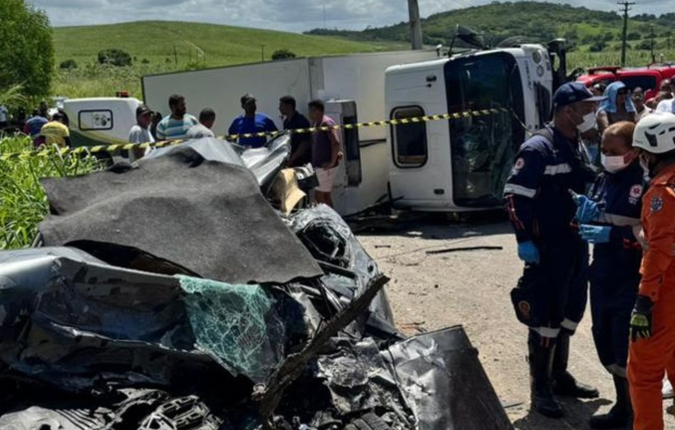 Quatro pessoas da mesma família morrem em acidente em Japaratuba — Foto: CB/SE