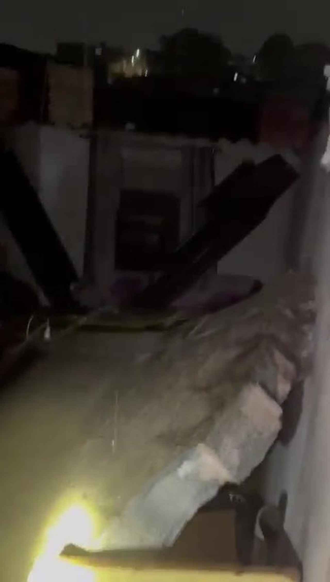 VÍDEO: casa desaba após forte chuva e 6 pessoas ficam feridas na Zona Leste de SP