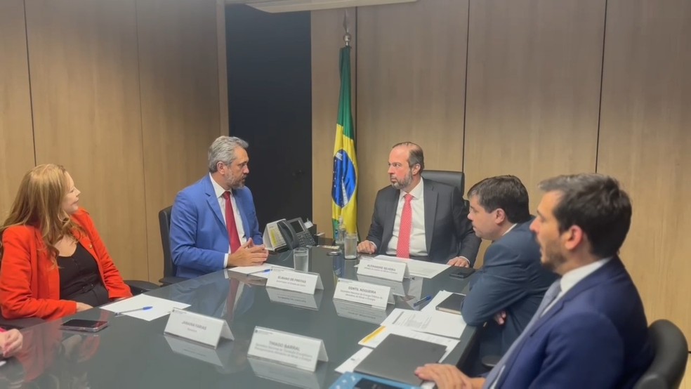 Governador do Ceará se reúne com ministro de Minas e Energia sobre reclamações contra a Enel. — Foto: Governo do Ceará/Reprodução