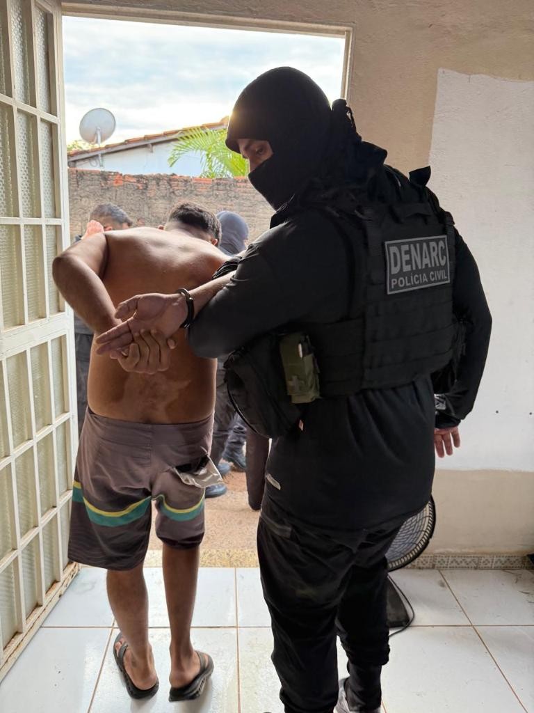 Quatro traficantes de grupo que controlava ‘comércio da droga’ são presos em Cuiabá