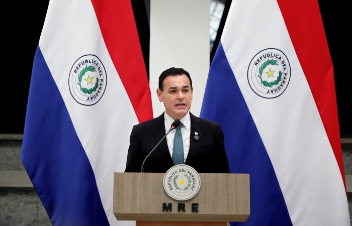 Embaixador do Brasil se reúne com governo do Paraguai, que revela explicação de Lula para fala sobre guerra como 'fora de contexto'