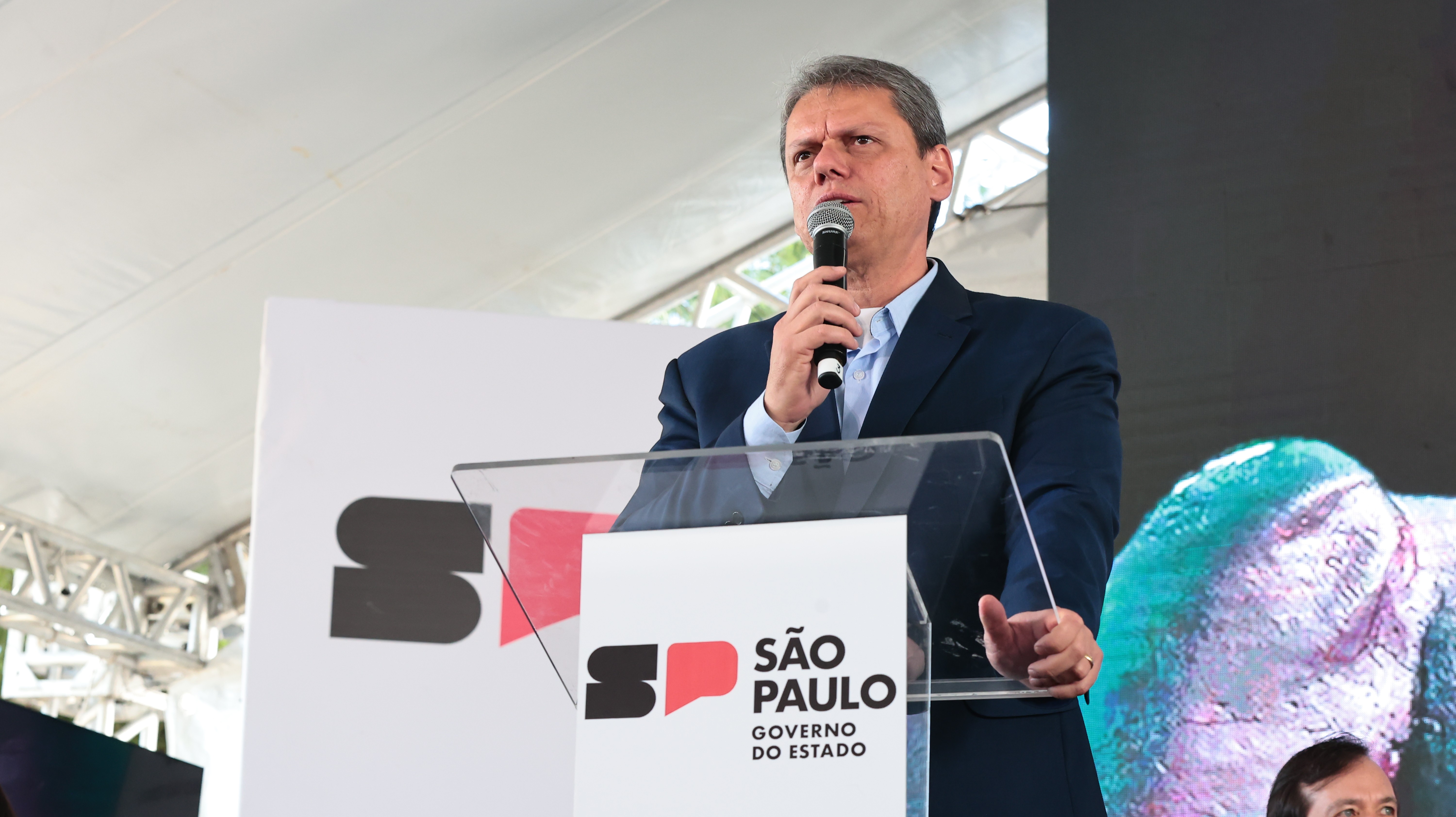 Tarcísio detalha terceira pista da Imigrantes, túnel Santos-Guarujá e obras bilionárias na Baixada Santista