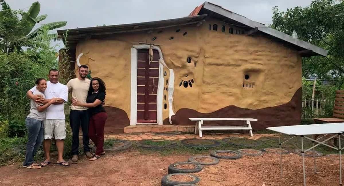 'Casa de cupim': família constrói imóveis 10°C mais frescos usando ...