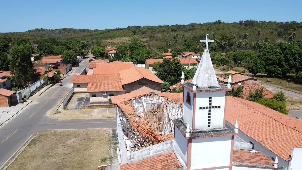 Telhado de igreja desaba em Curralinhos, no Piauí — Foto: Diaconia de São Raimundo Nonato