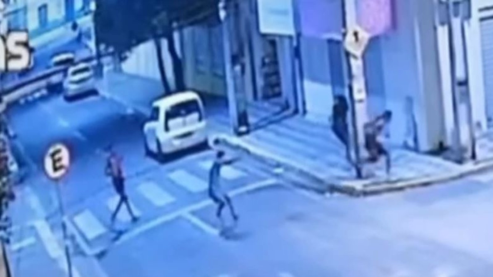 Polícia captura dupla suspeita de assassinar homem na Grande Fortaleza; vídeo