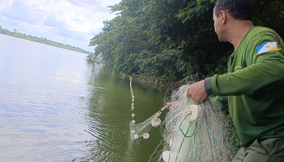 Redes de malhas retiradas de rio — Foto: Naturatins/Governo do Tocantins