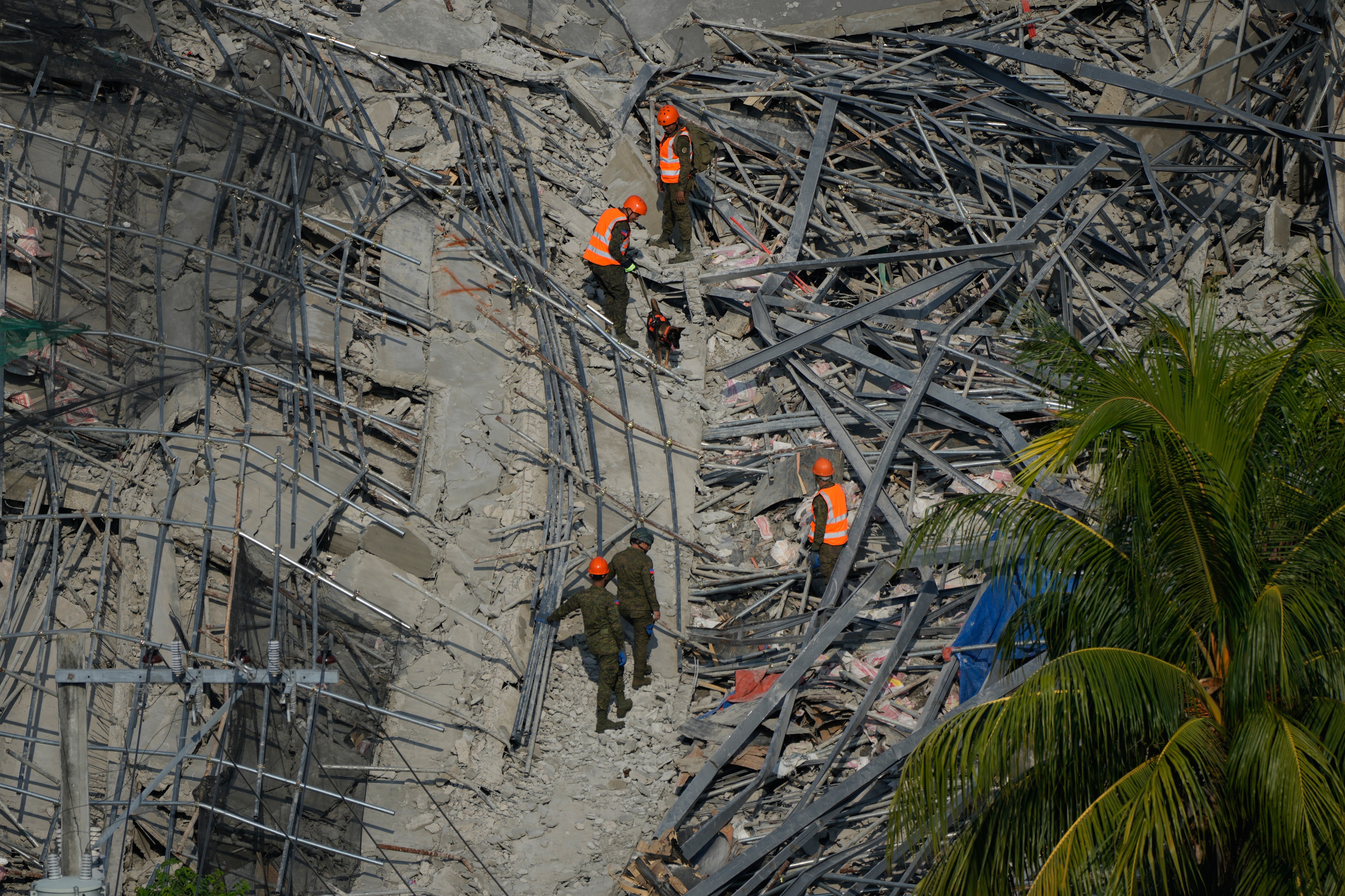 Desabamento de hotel em obras deixa 3 mortos e 17 desaparecidos nas Filipinas