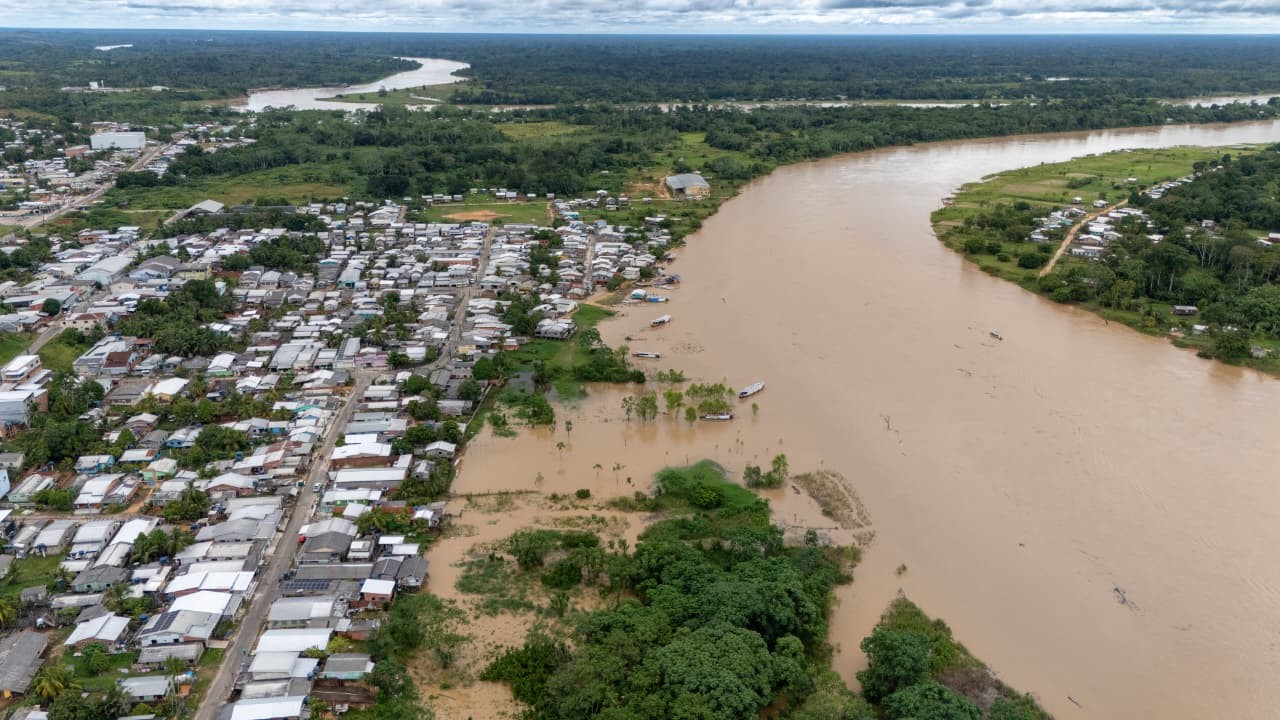 Rio Juruá transborda pela 2ª vez em janeiro e oito bairros são impactados no interior do Acre