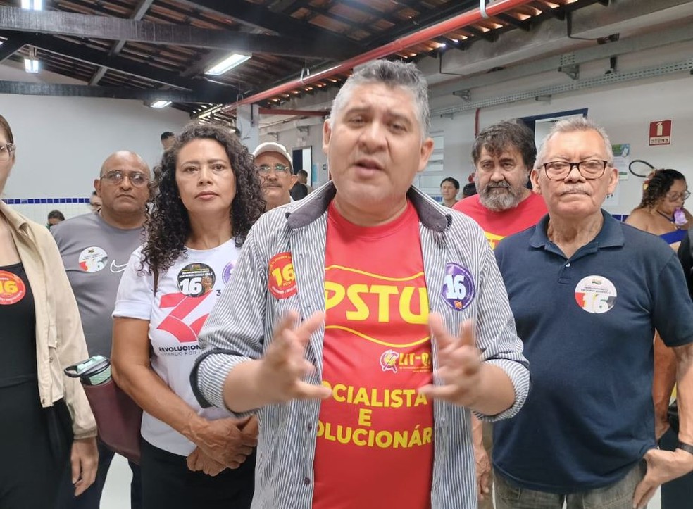 Zé Batista (PSTU) votou em uma escola no Bairro Bonsucesso. — Foto: Reprodução/TV Verdes Mares