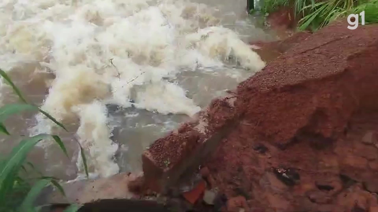 VÍDEO: Trecho da MA-326 se rompe após forte chuva em Lago Verde