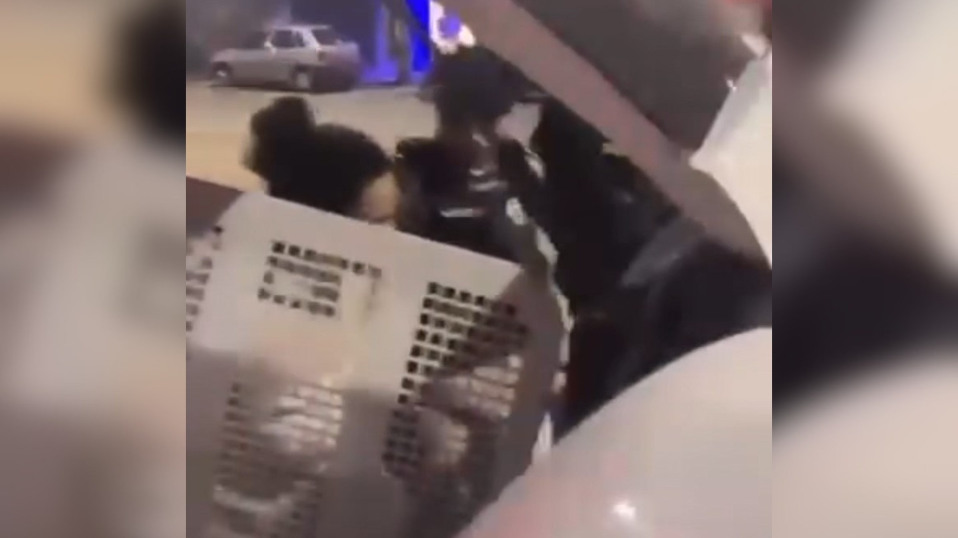 Criança de 6 anos procura ajuda em bar após ser agredida e mãe é presa em MG