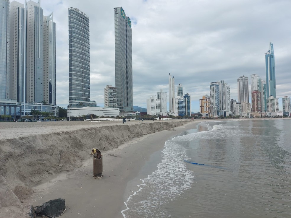 Praia Central, em Balneário Camboriú — Foto: Rodrigo Gonçalves/NSC TV