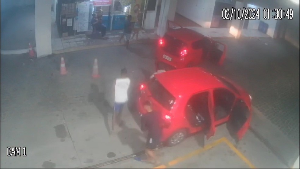 Crimes variam entre abastecer e sair sem pagar, assaltar funcionários e clientes, e também levar produtos da loja de conveniência. — Foto: Reprodução
