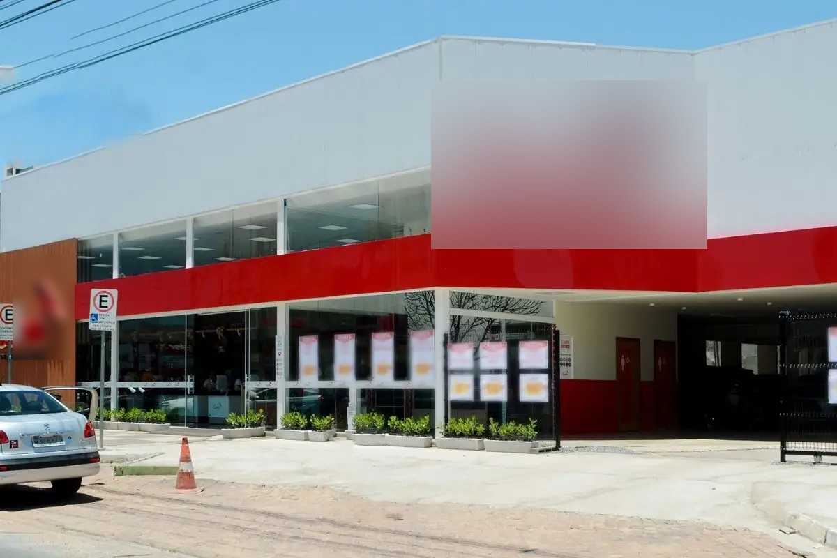 Homem é preso após tentar esfaquear funcionário de supermercado em Cuiabá