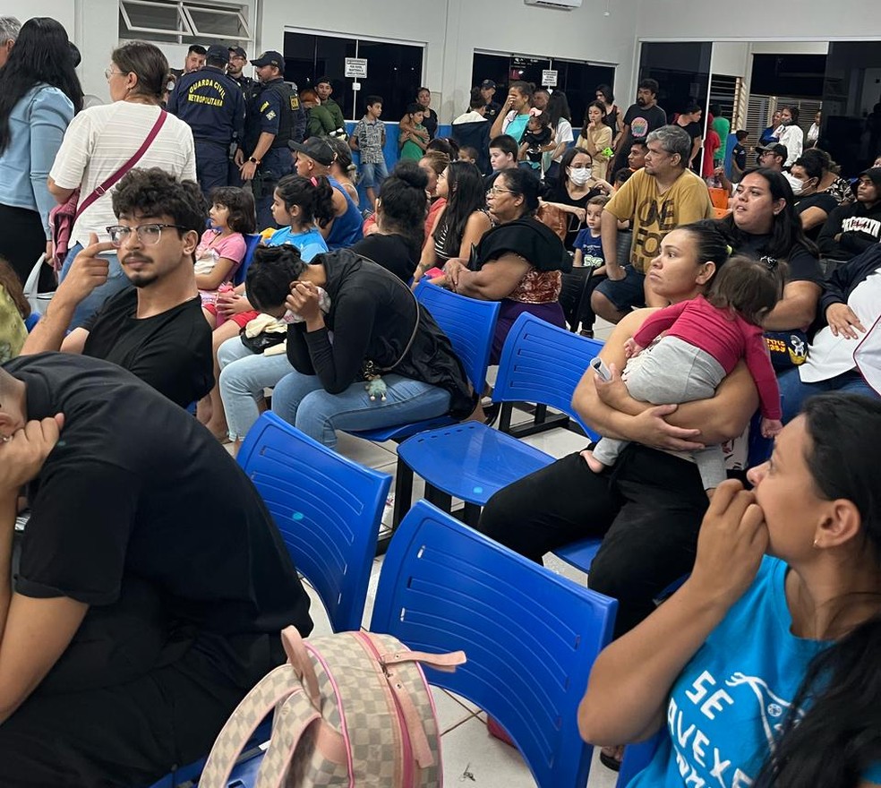 Pacientes reclamam da demora no atendimento com filas de espera de horas na capital — Foto: Reprodução