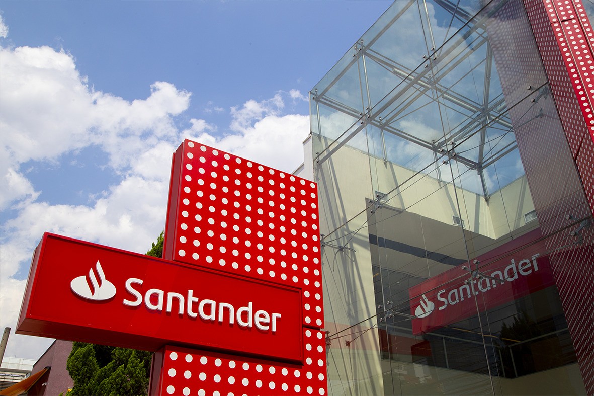 Sindicato denuncia Santander à CVM e acusa banco de falta de transparência em balanço financeiro