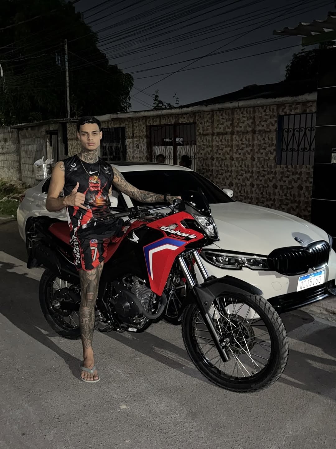 VÍDEO: Acidente com BMW de influencer deixa duas pessoas feridas em Manaus