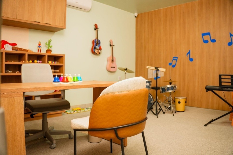 Musicoterapia ganha espaço como aliada no desenvolvimento terapêutico