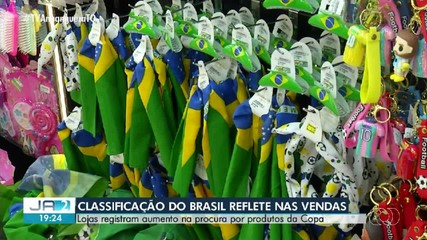 Vitória do Brasil na Copa impulsiona comércio de produtos temáticos
