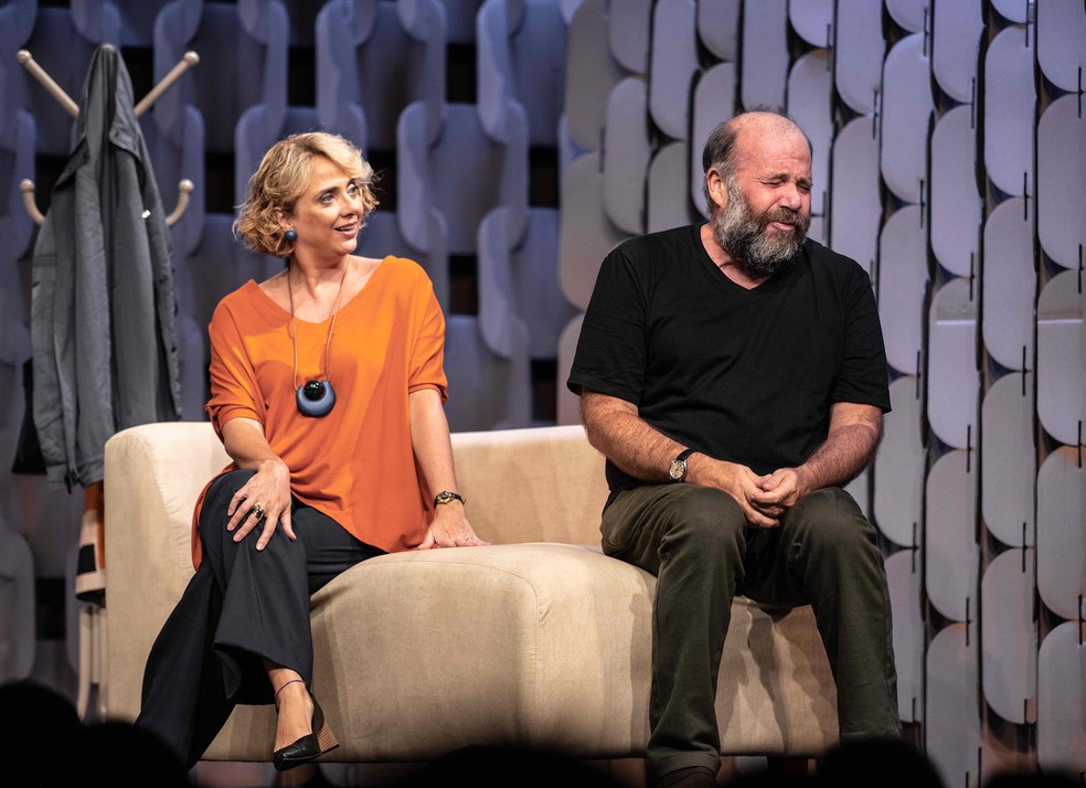Otávio Muller e Letícia Isnard na comédia O Caso — Foto: Ricardo Brajterman