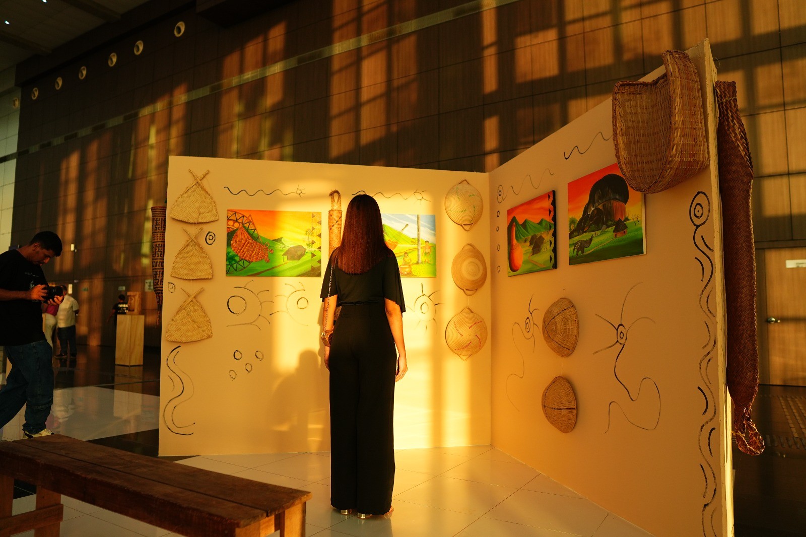 Exposição em Belém reúne artistas do Norte em mostra sobre cultura e memória da Amazônia