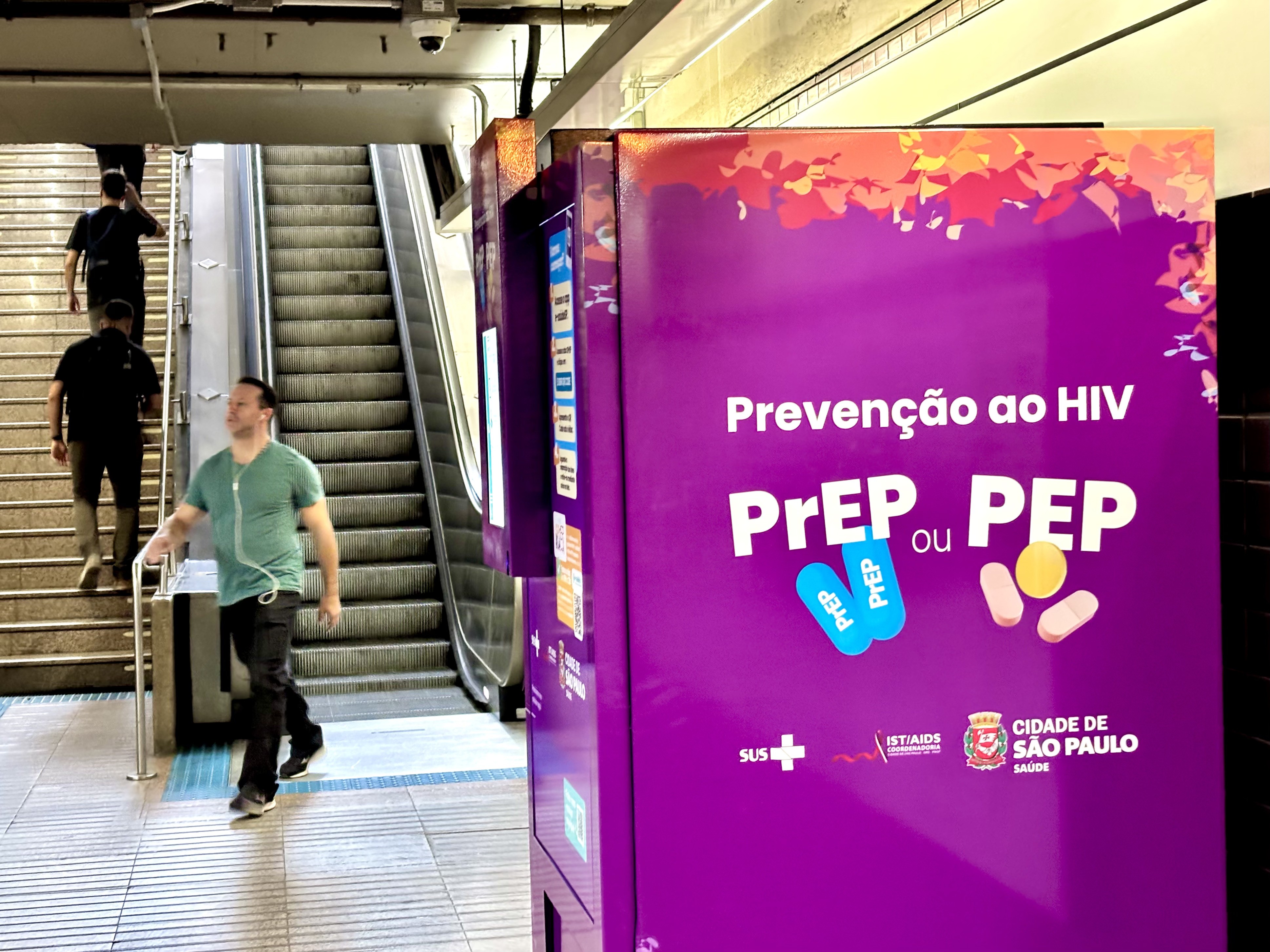 Prefeitura instala sexta máquina que oferece medicamentos para prevenção ao HIV no metrô de SP; veja estações