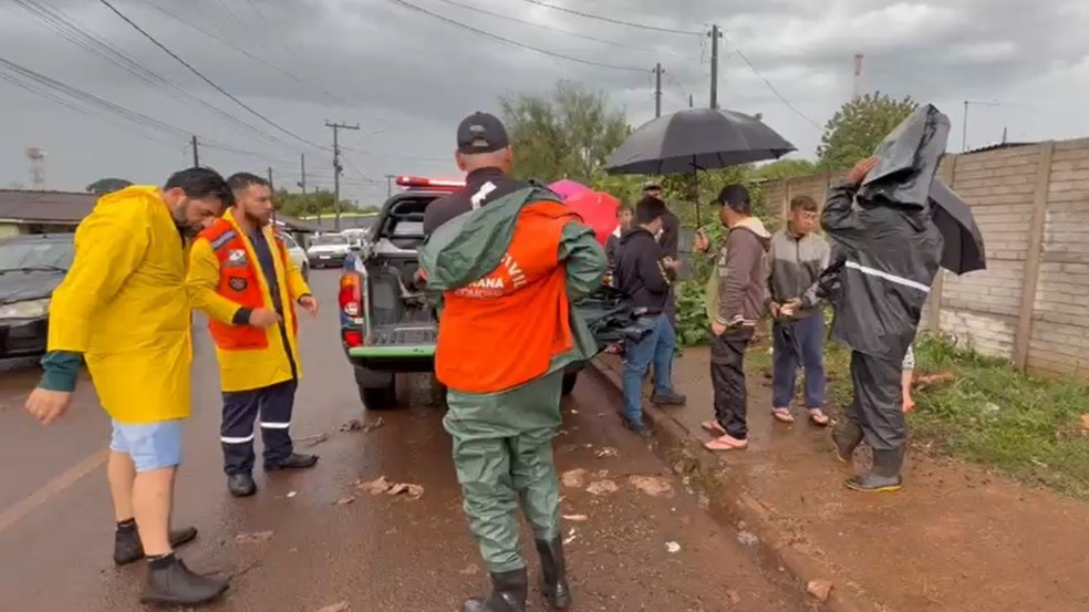 Defesa Civil realizou 91 atendimentos até a tarde de domingo (23), em Guarapuava — Foto: Samilli Penteado