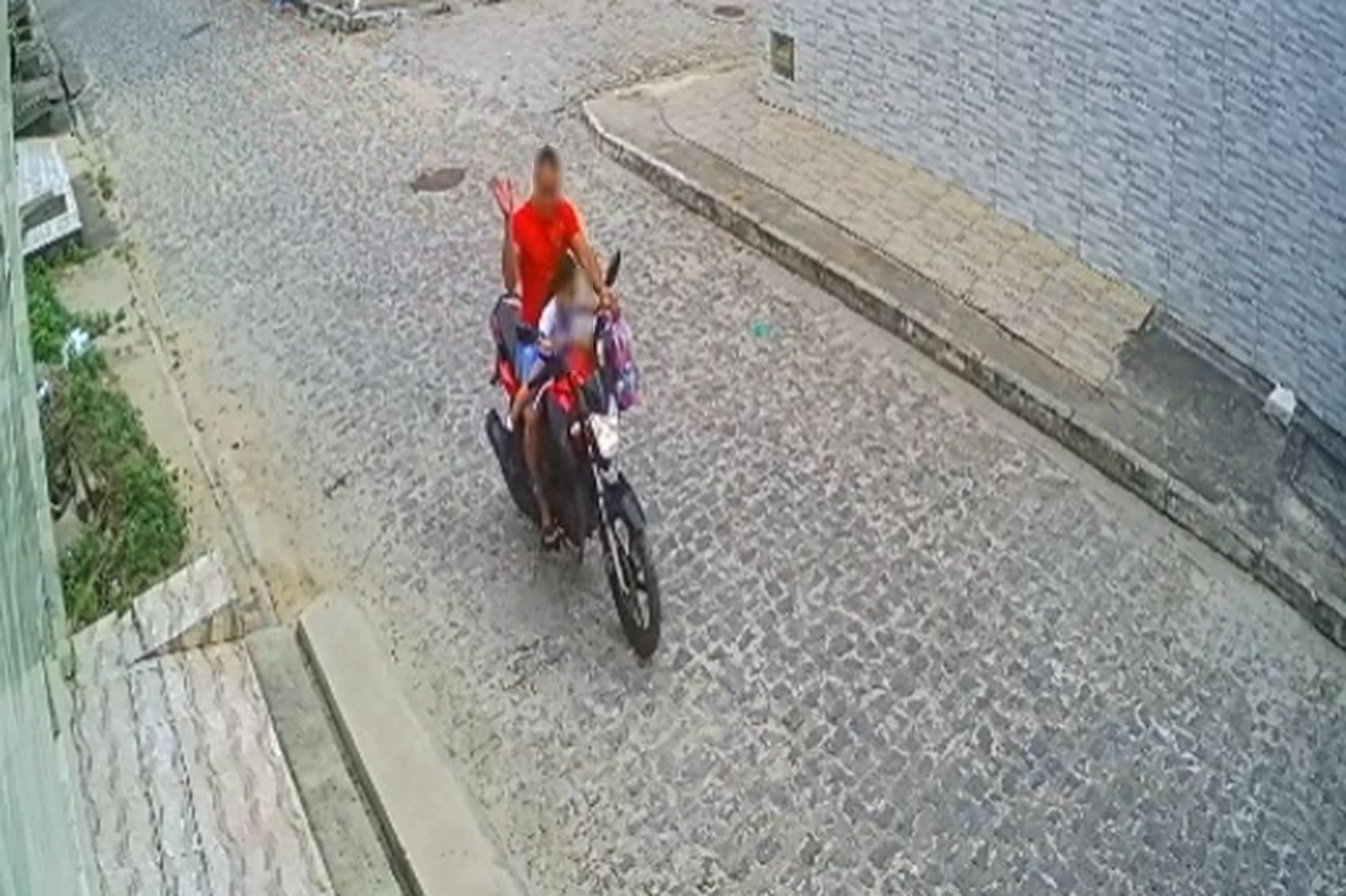 Padrasto que agrediu enteada também possui histórico de violência doméstica contra a mãe da criança, diz polícia