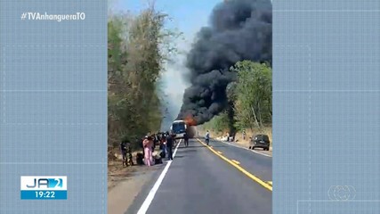 Pane mecânica provoca incêndio em ônibus de turismo na BR-153