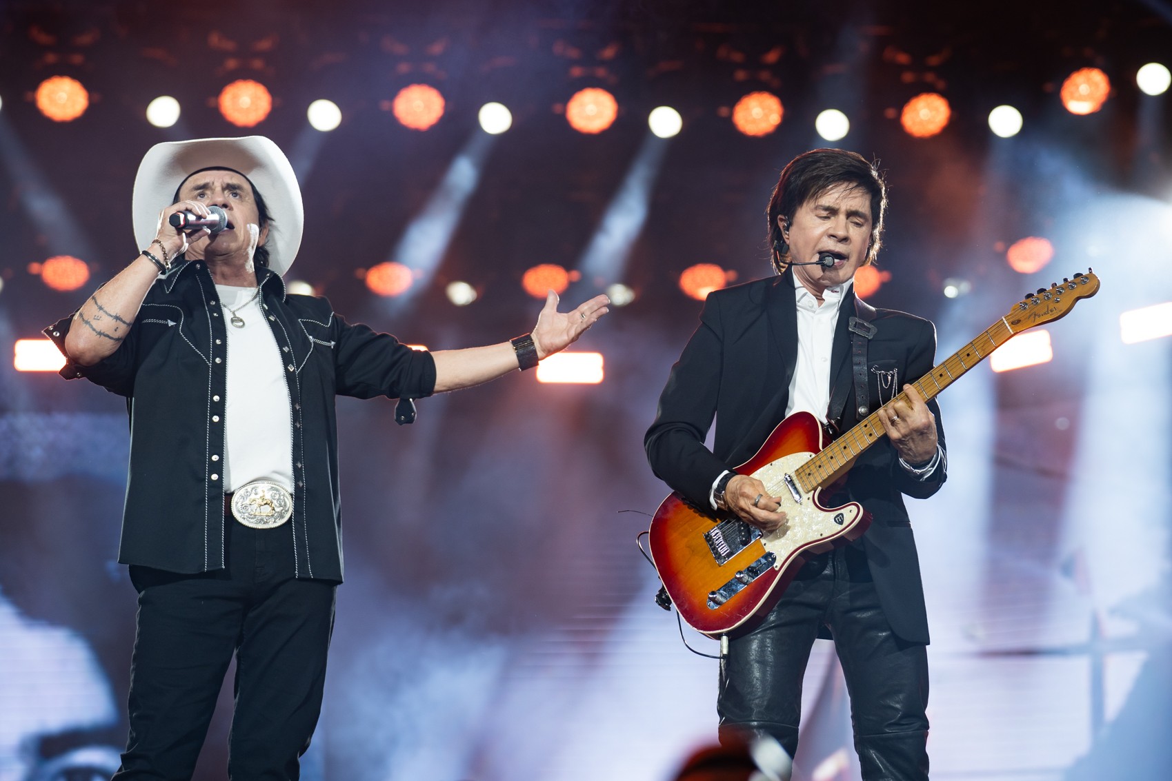 Chitãozinho & Xororó levam modões à arena de Barretos, fazem homenagem a Milionário & José Rico e lembram por que mudaram história sertanejo