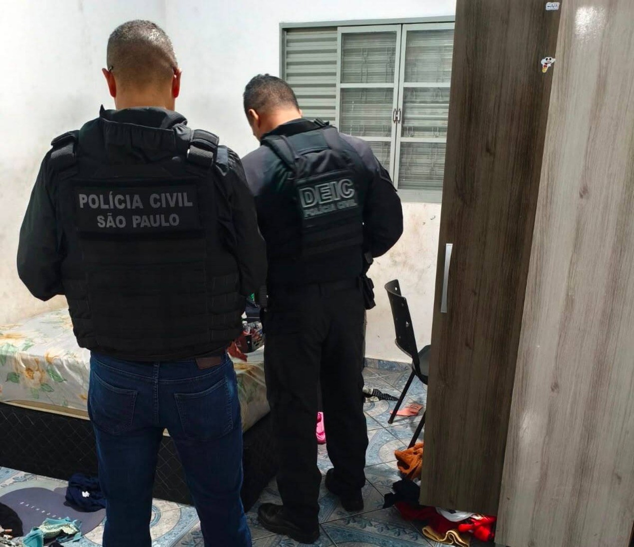 Polícia Civil cumpre mandados de busca e apreensão contra suspeitos de golpe da falsa central telefônica em Itu