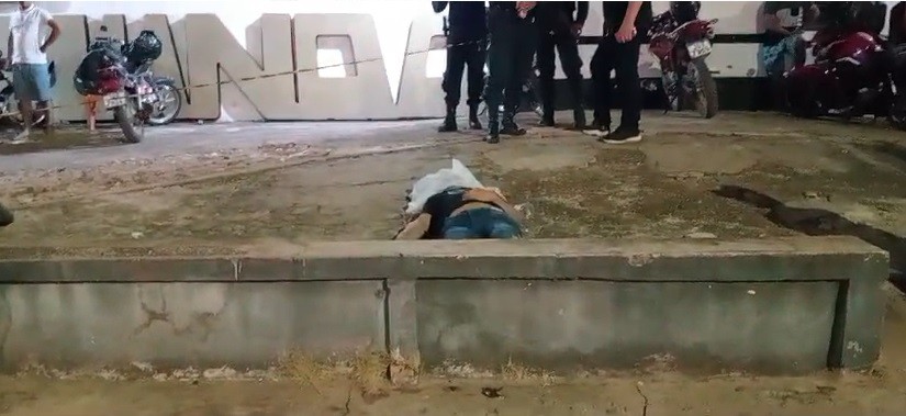 Jovem de 24 anos é morto com tiros na cabeça em frente a casa noturna de Santarém