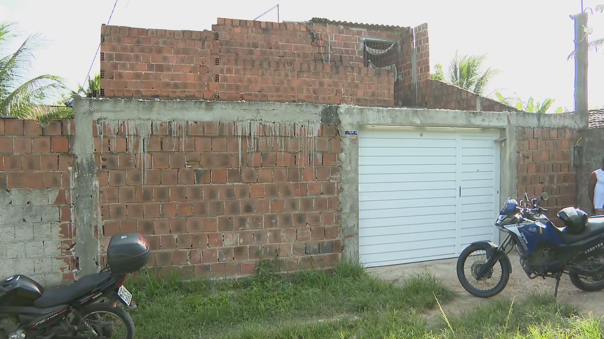 Jovem é encontrada morta quatro dias após ser espancada por companheiro, diz família; polícia investiga