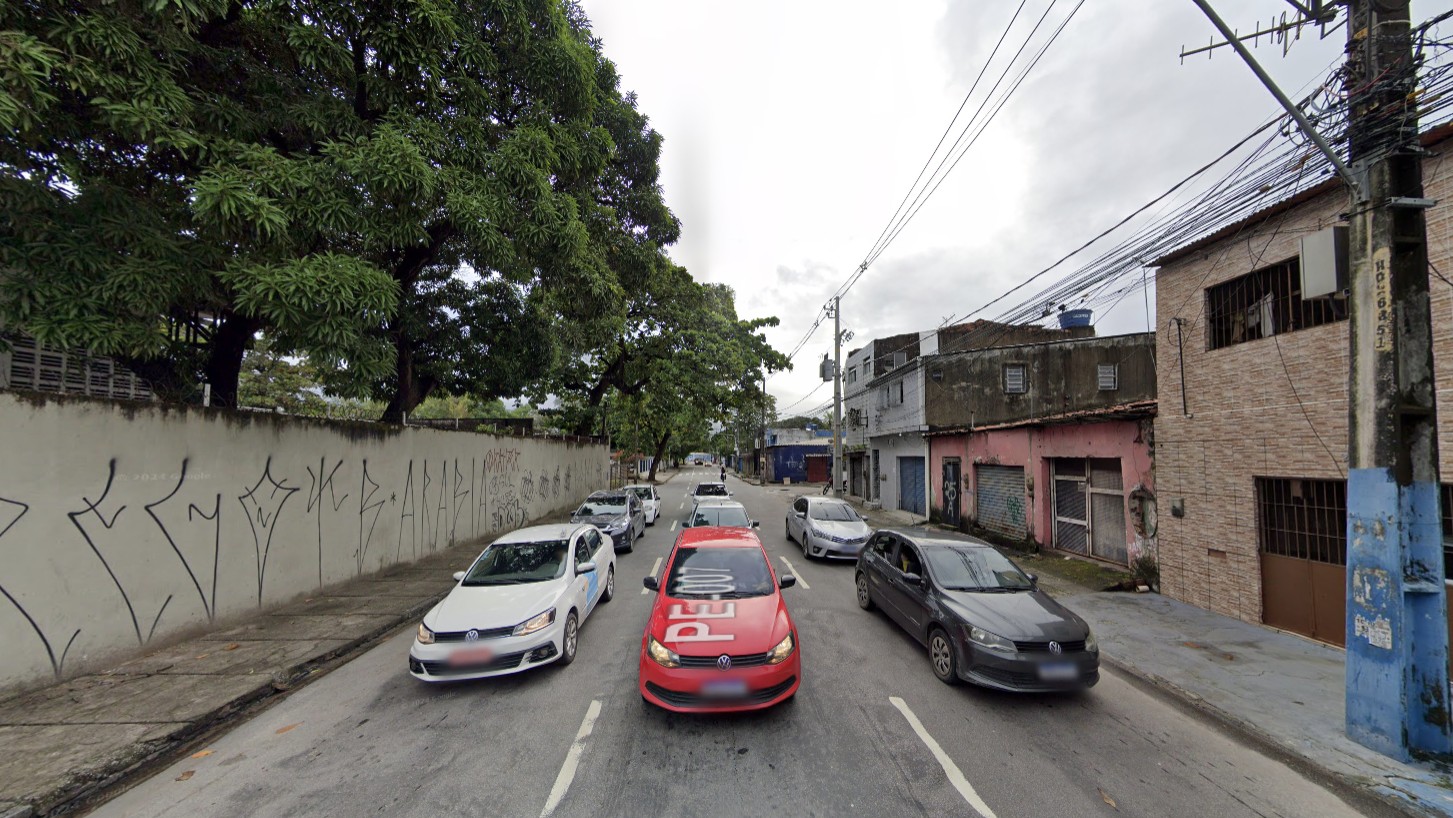 Obra atinge adutora e acidente suspende abastecimento d'água para mais de 320 mil pessoas no Recife; saiba onde