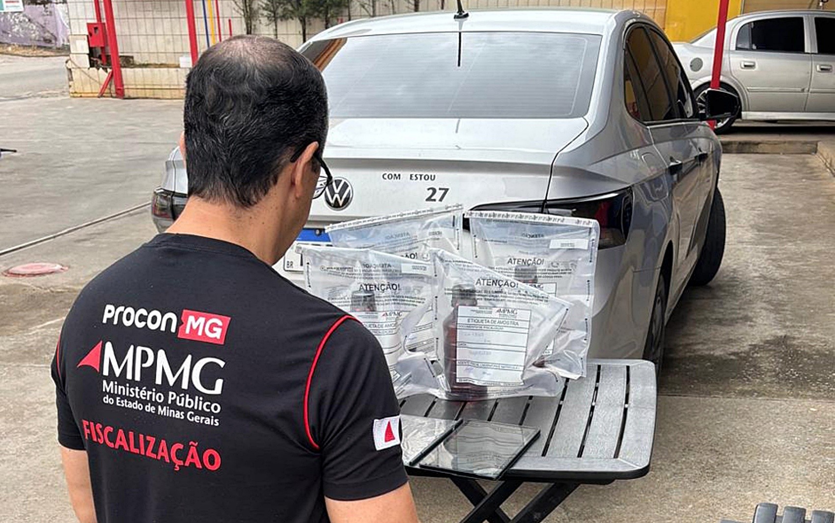 Denúncia de possível presença de metanol leva Procon a fiscalizar postos no Sul de Minas