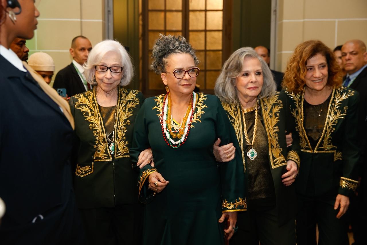 Conheça a trajetória de Ana Maria Gonçalves, a 1ª mulher negra na ABL